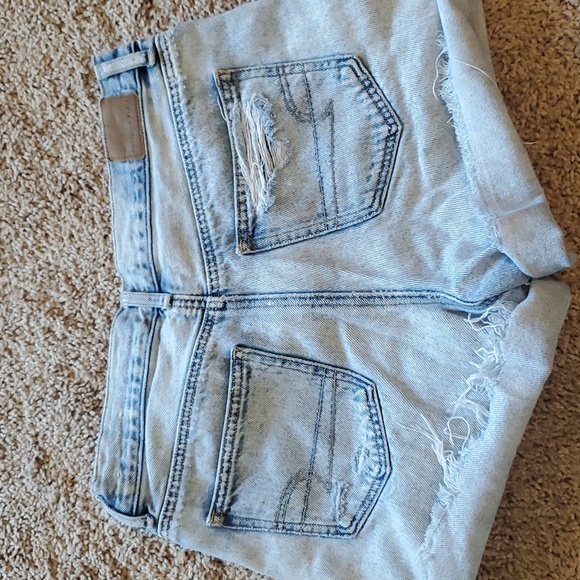 Highrise shorts - Picture 3 of 3